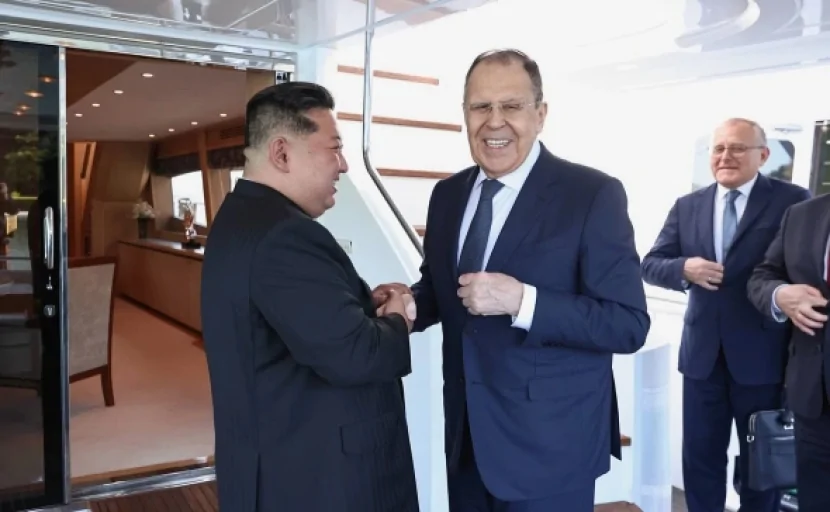 Kim Çen In Lavrovu qəbul etdi