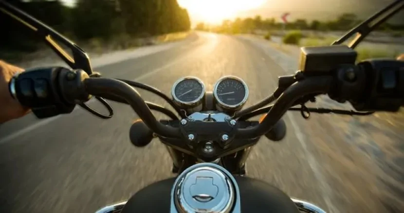 Motosikletlə avtoxuliqanlıq edən sürücü HƏBS EDİLDİ