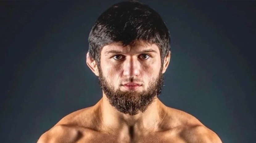Rusiyalı MMA döyüşçüsü evinin önündə GÜLLƏLƏNDİ - VİDEO