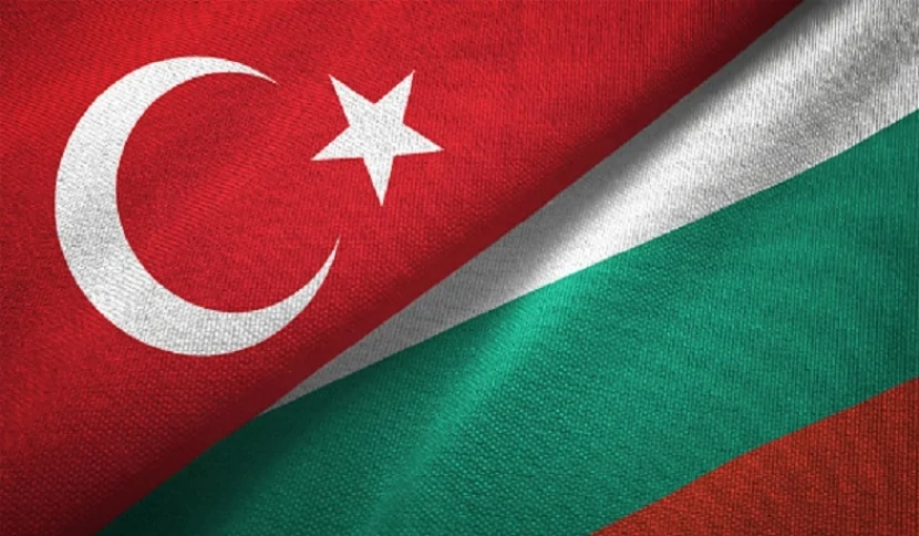 Bolqarıstan-Türkiyə sərhədində diplomat bu səbədən SAXLANILDI