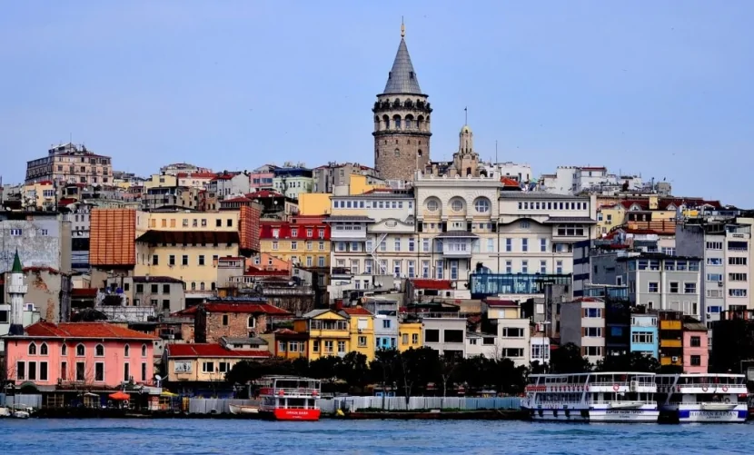 Türkiyədə güclü PARTLAYIŞ: BİNA ÇÖKDÜ