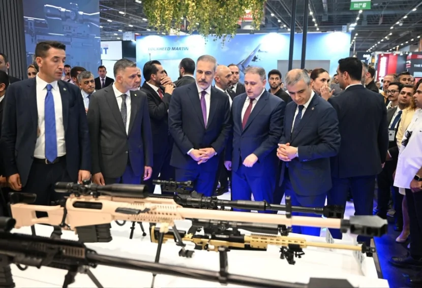 Hakan Fidan Azərbaycan stendini ZİYARƏT ETDİ