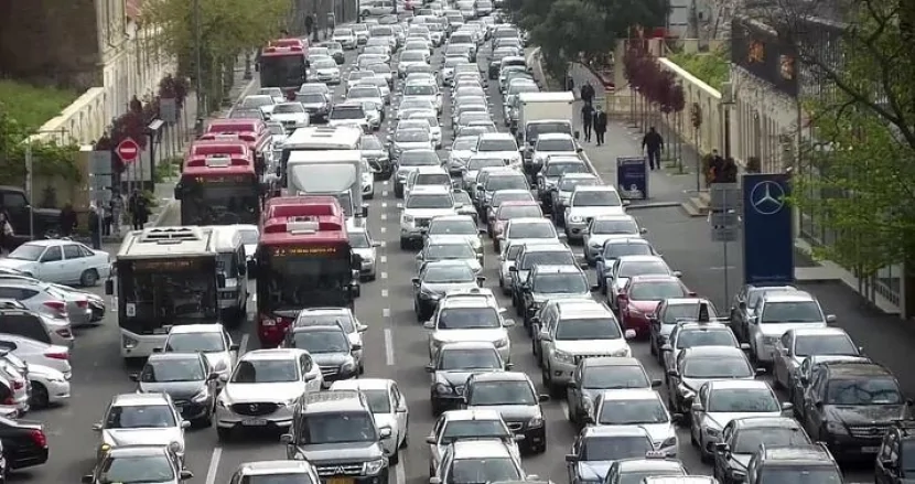 Bakıda bu yollarda sıxlıq var - SİYAHI
