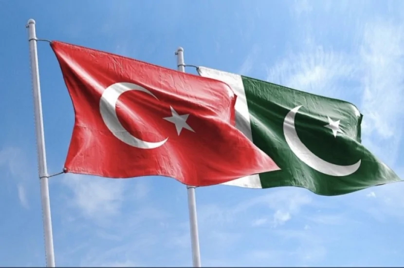 Türkiyə və Pakistan XİN başçıları arasında telefon danışığı olub