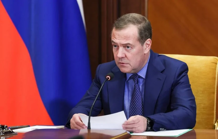 Medvedev-Tramp Avropanı \"əzdi\"