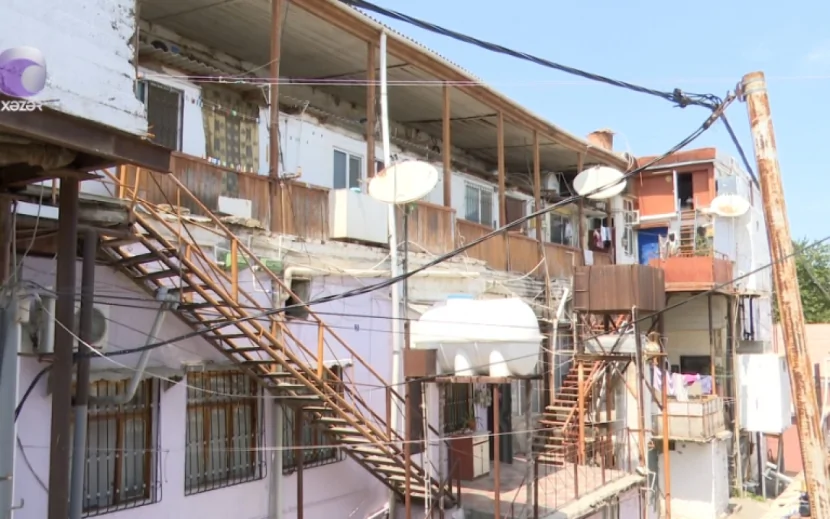 Bakıda söküntüsü planlaşdırılan binanın sakinləri kompensasiyadan narazıdır - VİDEO