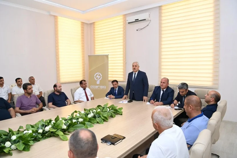 “Azərişıq” ASC-nin nümayəndələri Ağdamda fermer və sahibkarlarla görüşüb 