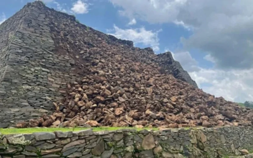 Yağış 2500 illik piramidanı dağıtdı - FOTO
