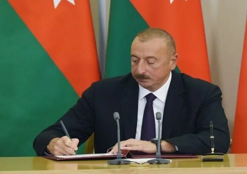 Prezident Sərəncam İMZALADI