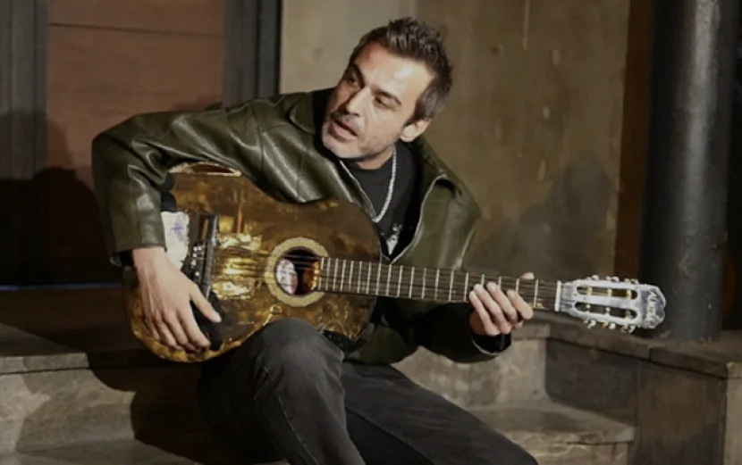 Küçədə gitar çalıb məşhurlaşan Rza Tamerdən düşüncəsiz hərəkət - VİDEO