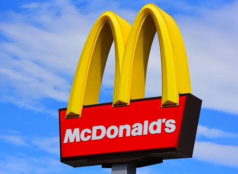 İşçi Mcdonalds-ı belə ifşa etdi: Bunu yeməyi buraxın