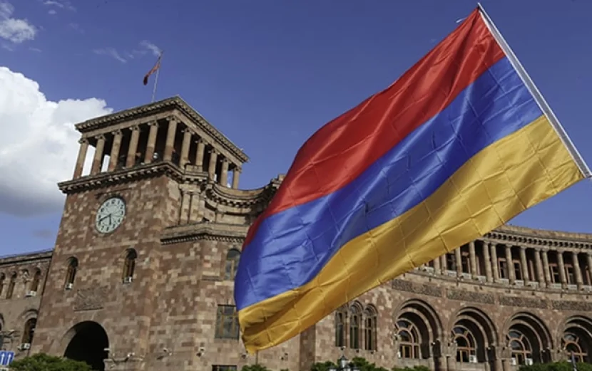 Ermənistan ordusunun hərbçiləri qəzaya düşdü