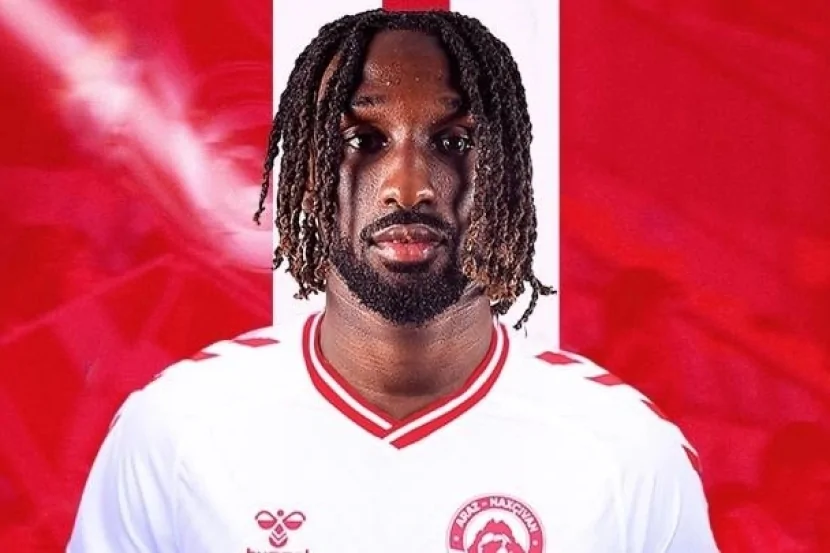 “Araz-Naxçıvan”ın futbolçusu oyun zamanı ZƏDƏLƏNDİ