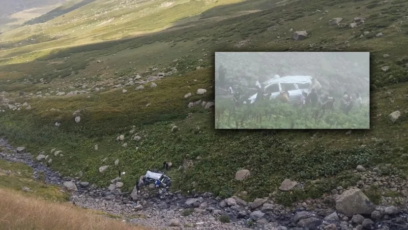 Mikroavtobus çay yatağına yuvarlandı: 2 ölü, 4 yaralı