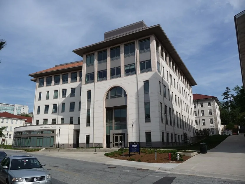 ABŞ universitetində silahlı insident: Ölənlər var