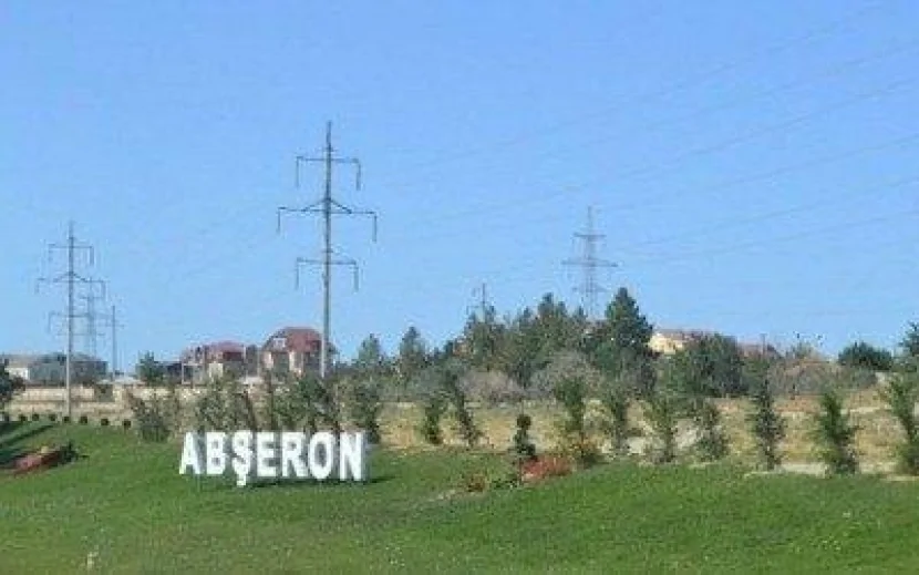 Abşeronda ev və maşın yandı