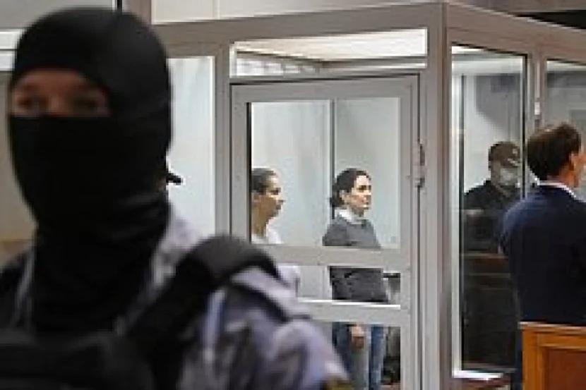 Körpəyə ölümcül dozada maqnezium vuran həkimlərə həbs cəzası verilib