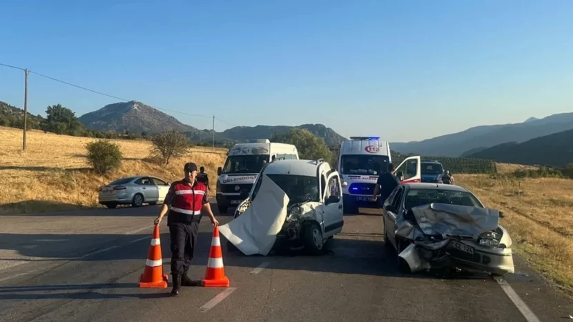 Ağır yol qəzası: 1 ölü, 9 yaralı