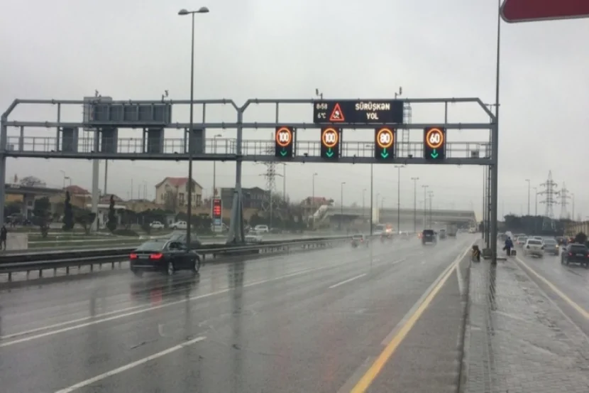 DYP yağmurlu hava ilə bağlı sürücülərə müraciət edib