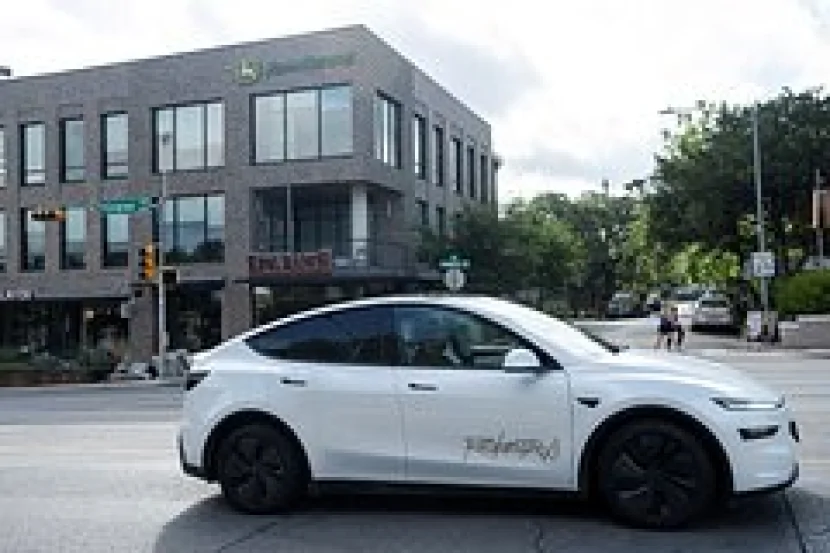 Tesla robotaksi xidməti işə salmağa hazırlaşır