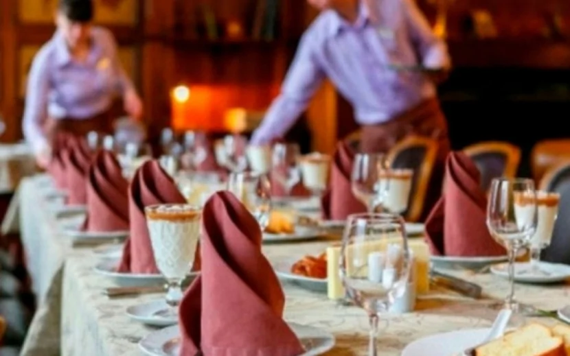 Əhali restoranlara 757,7 milyon manat xərcləyib