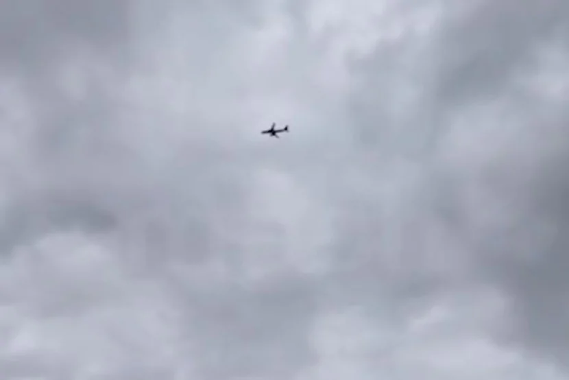 Moskva vilayətində təyyarə iki saatdan artıq səmada dövr edir