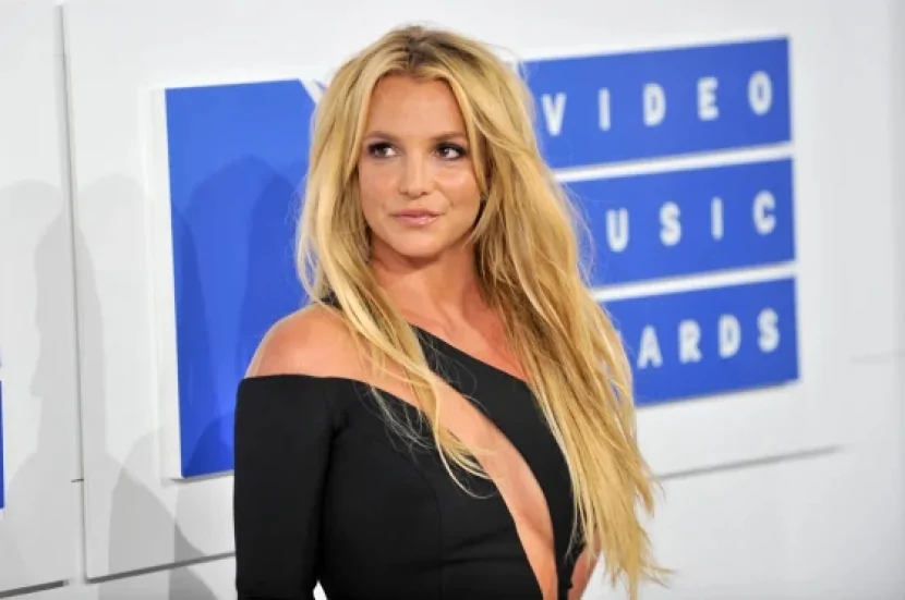 Britney Spears-in qəribə videosu pərəstişkarlarında narahatlıq yaradıb