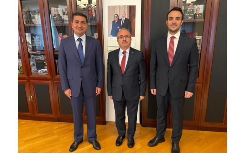 Hikmət Hacıyev Türkiyə səfiri ilə müzakirə apardı