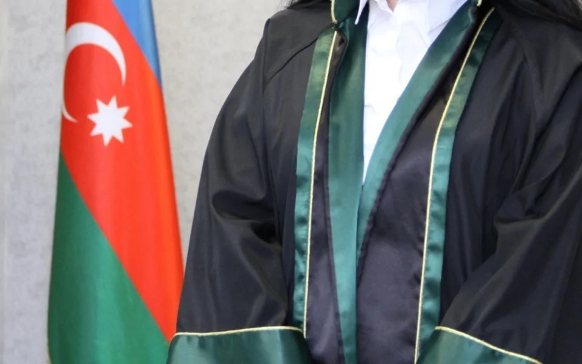 6 vəkilə xəbərdarlıq edildi, birinin fəaliyyətinə xitam verildi