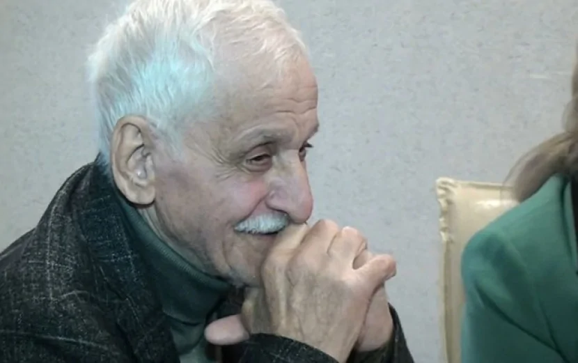 Tanınmış şair vəfat etdi