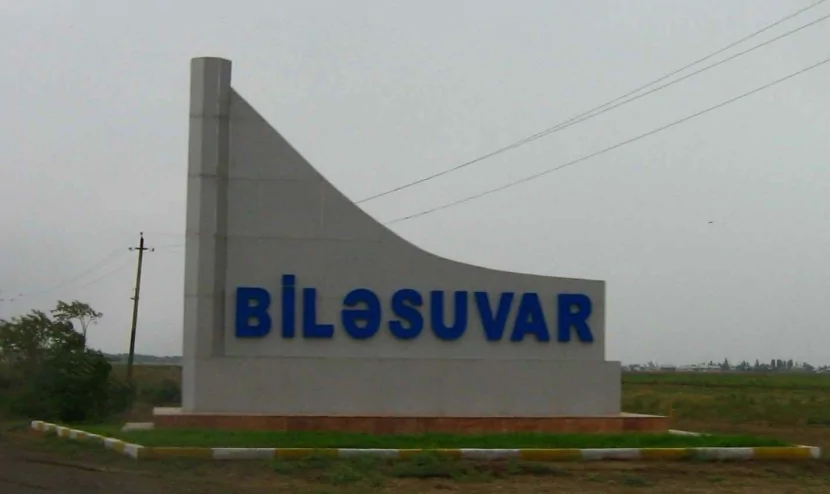 Yeniyetmə bacısının qayınatasını BIÇAQLADI