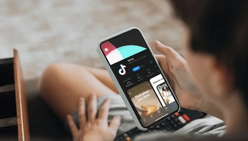 TikTok gənc istifadəçilərə təsiri ilə bağlı narahatlıqları ortaya çıxarıb