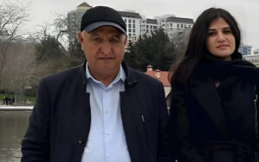 Prezident Hökumənin ailəsinə evin açarlarını təqdim etdi