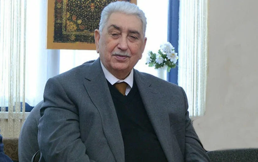 Arif Babayevin büstü hazırlandı - Foto