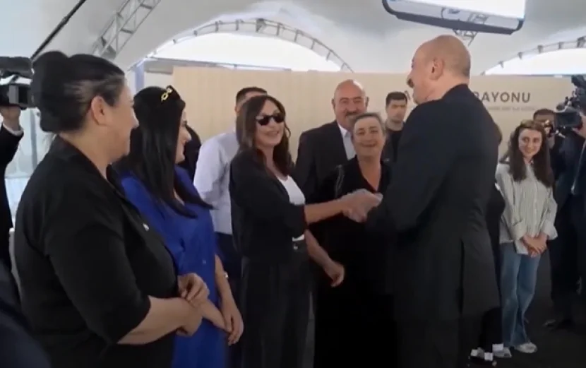 Prezidentlə xanımı arasında maraqlı zarafat - Video