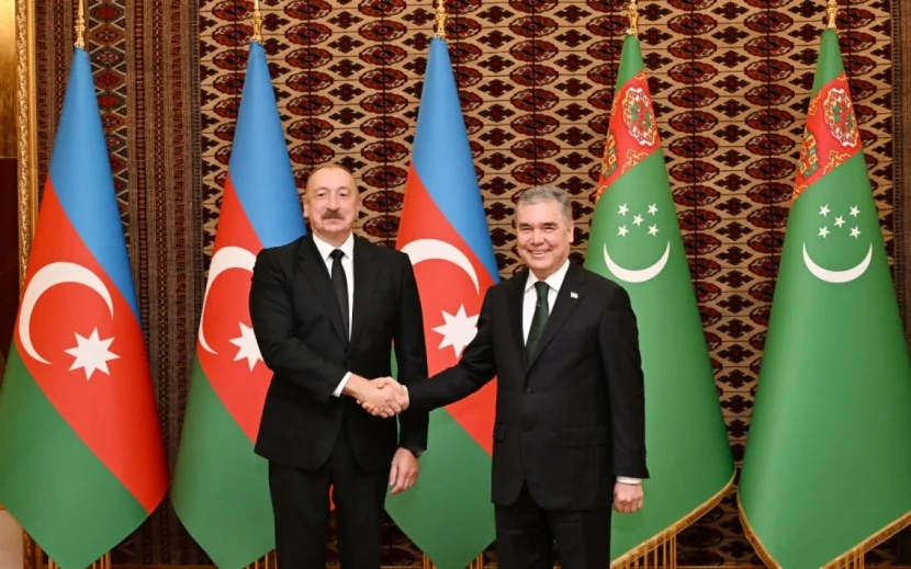 Prezidentin Berdiməhəmmədov ilə təkbətək görüşü başladı