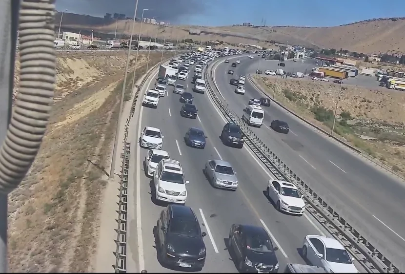 “Sədərək”də yanğın bu yolda sıxlığa səbəb oldu