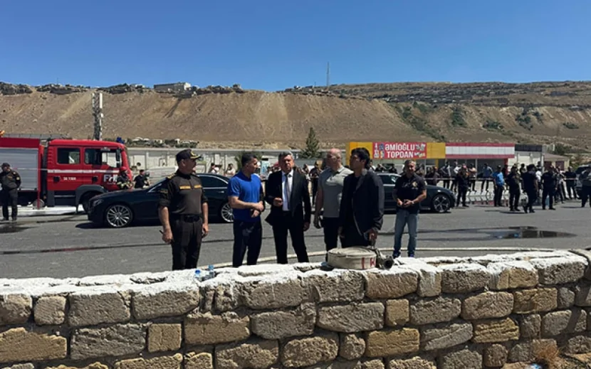 Nazir müavini hadisə yerinə gəldi