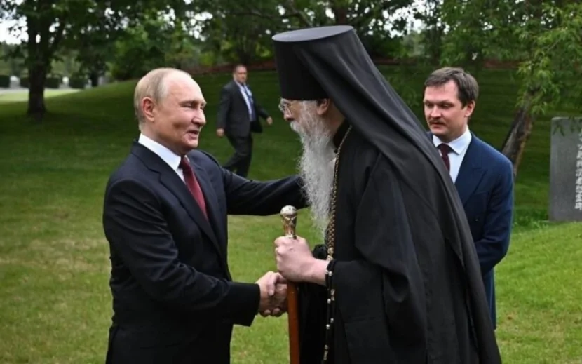 Putinlə görüşdüyünə görə ÜZR İSTƏDİ