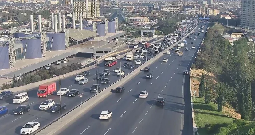 Bakıda bu yollarda sıxlıq var - SİYAHI (FOTO)