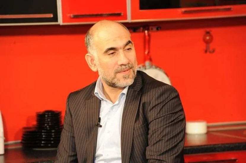 Elşən Xəzər Azərbaycanı tərk etməsindən danışdı