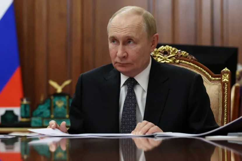 Putin Təhlükəsizlik Şurasını topladı