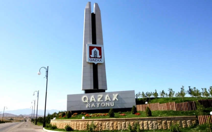Qazaxda açıq ərazi yanıb
