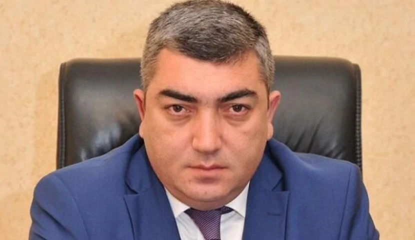 Vətəndaşları təhqir edən məmur işdən çıxarıldı
