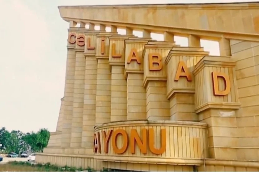 Bacı qardaşı BIÇAQLADI