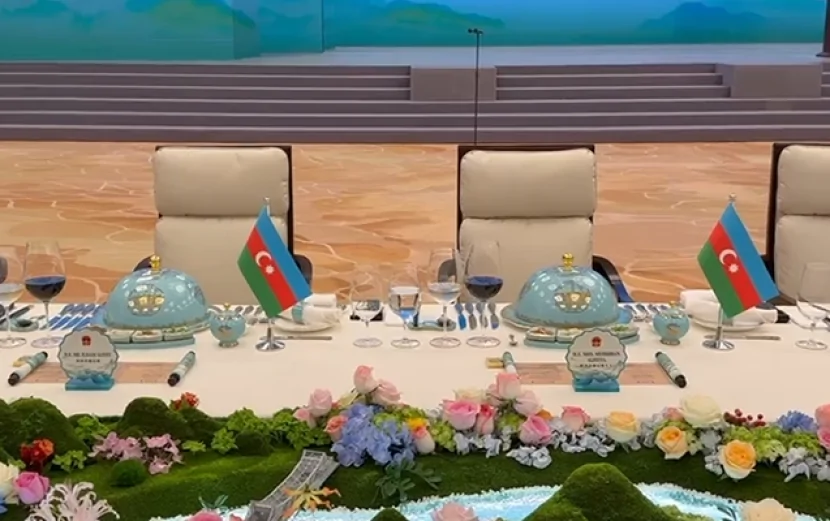 Ziyafətdə Prezident və xanımı üçün ayrılan masa - Video+Foto