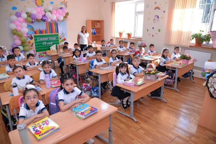 Məktəblərdə tədrisin  gec başlaması ilə bağlı- RƏSMİ CAVAB