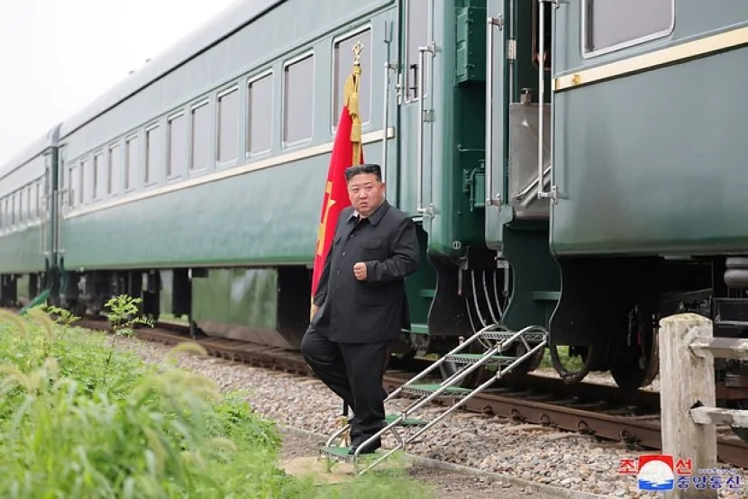 Kim Çen In Pekinə səfərə yola düşüb