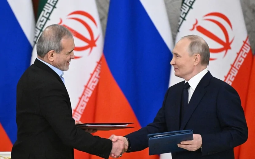 Putin Pezeşkianla görüşdü