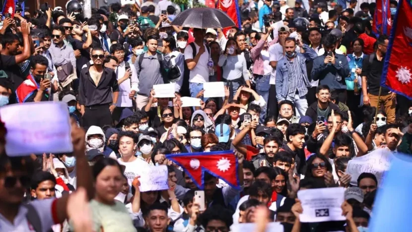 Nepalda sosial media qadağasına qarşı etirazlarda azı 13 nəfər ölüb